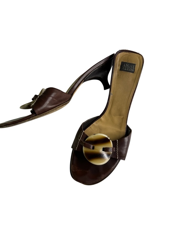 Anne Klein Chocolate Brown Shell Embellished Kitten Heel Sandal Size 7.5 - Picture 3 of 8